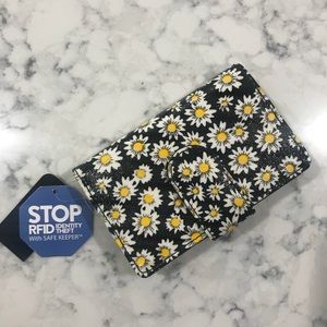 NWT Daisy RFID Wallet